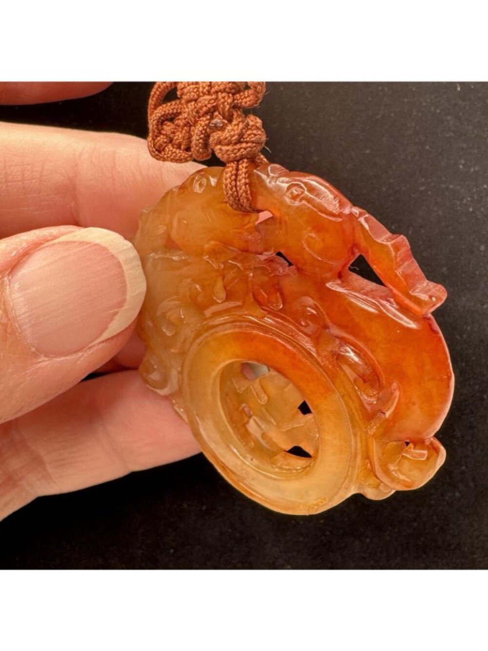 Chinese Pixiu Beast Pendant Carved Agate Spinning "Wan" Symbol Estate 42mm 1970s - Picture 9 of 16